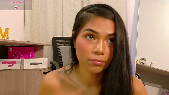 Chatroom XXX en direct de MauraGrayy