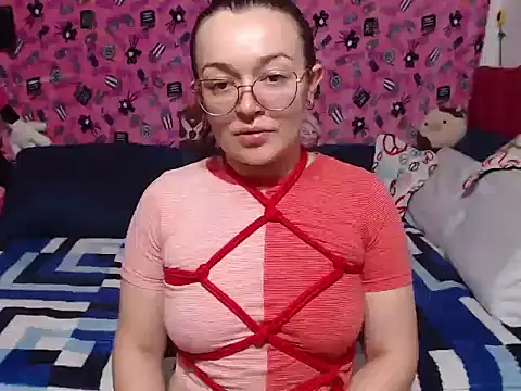 Sala de chat ao vivo de Angela_18honey