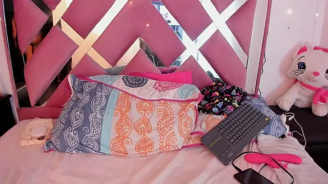XXX chat uživo modela bellalumi