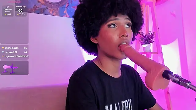 NaomiSaenz_'s Live XXX Chat