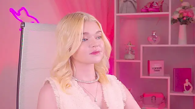 AdeleCartier's Live XXX Chat