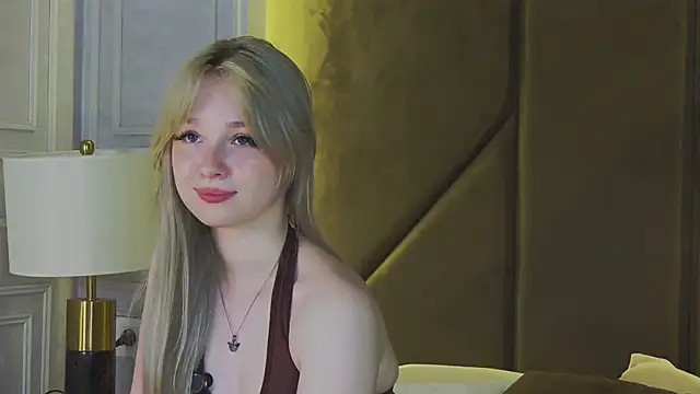 Shy_Barbie: онлайн-секс-чат