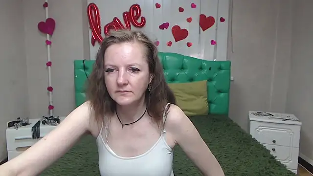 Živý XXX chat MeganPirs