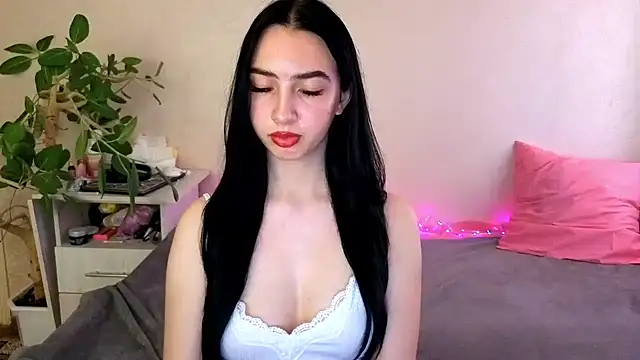Chat +18 de WildKittenX_ ao vivo