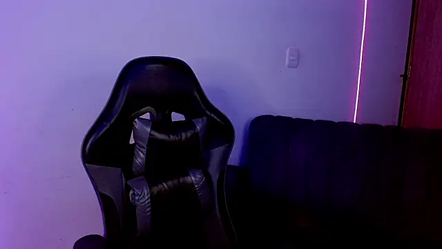 H3ll_B0I Live XXX Chat