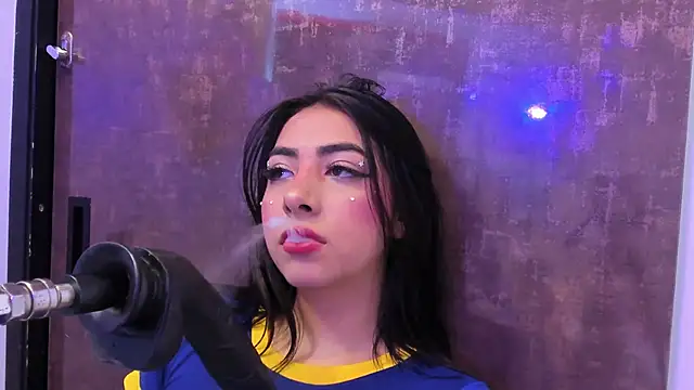 Chat XXX en directo de cherry_skinny_