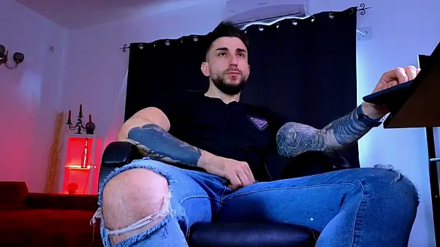 MightyAaron66 élő XXX-chatje