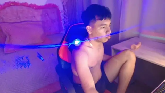 noa_hot69 Show Webcam