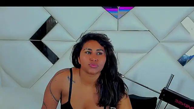 StormyButty18 Adlı Modelin Canlı XXX Sohbeti