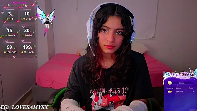 Lovelyamyy élő XXX-chatje