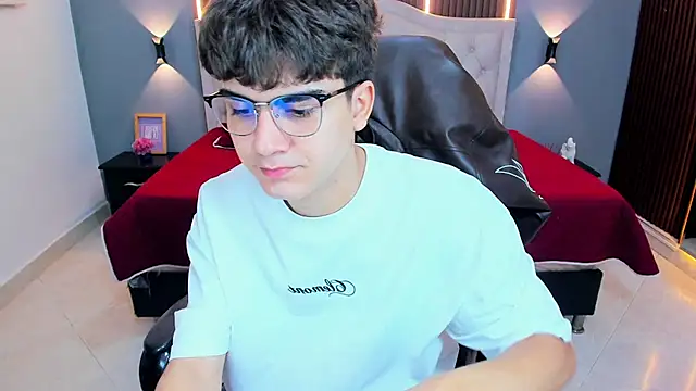 Chat +18 de Tommy18__ ao vivo
