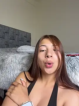 Chatroom XXX en direct de Karlee_Grey1