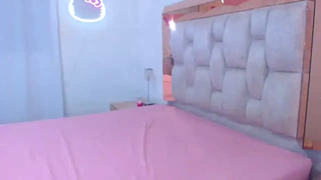 lolaperrys' Live XXX Chat