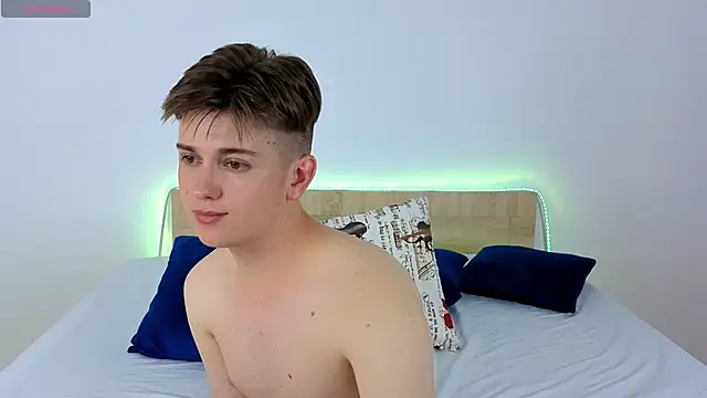 Miless_Cooper Webcam Show