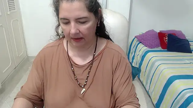 leonela_69 live XXX chat