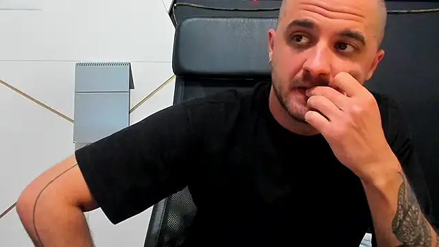 Czat XXX na żywo – JamesMyerss
