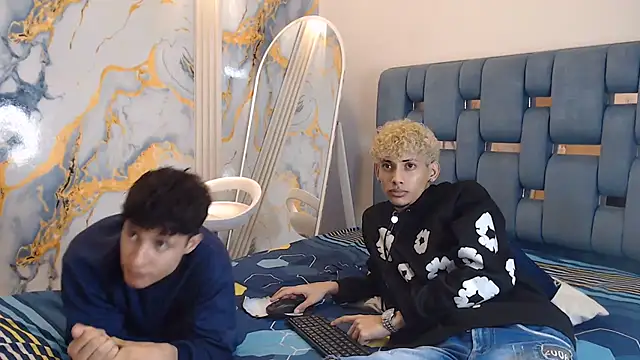 Chat +18 de YOUNG_BOYS_HELL ao vivo