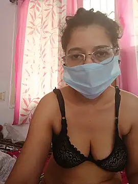 thanusi_2's Live XXX Chat