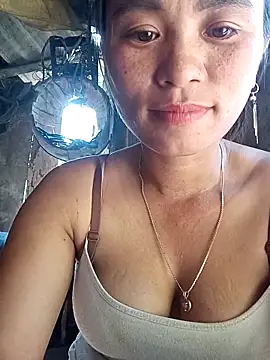 ngaytho004's Live XXX Chat