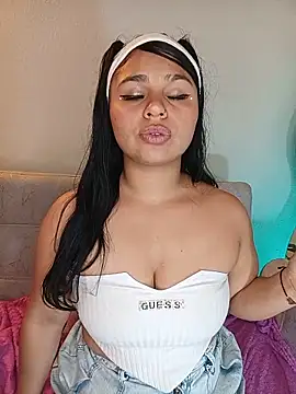 Chatroom XXX en direct de nairovyx