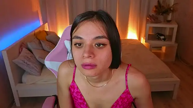 Kim_Bless élő XXX-chatje