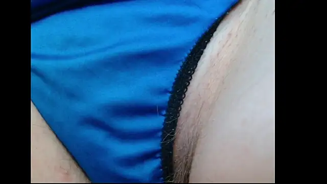 Chat XXX en directo de KiraGoldens
