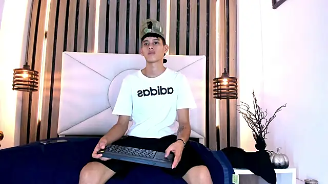 Pit_Ross Live XXX-Chat
