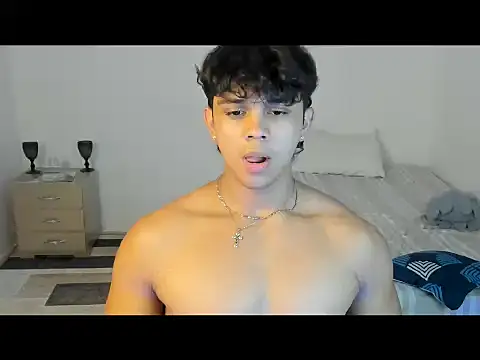 Show modela noahprada na web-kameri