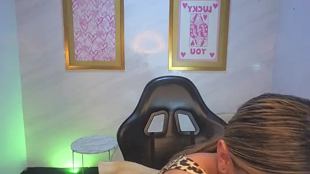 Evy_Luxx_v's Webcam Show