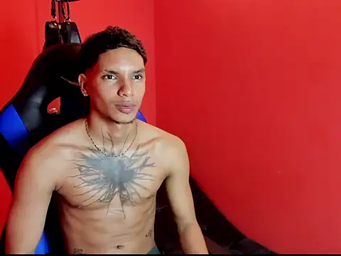 Pokazy przed kamerką – kai_storm77