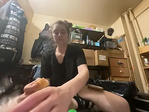 Snowbunnycake_131's Live XXX Chat