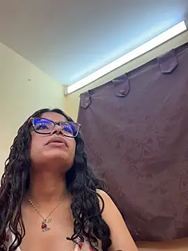 Issaa_Tyler's Live XXX Chat