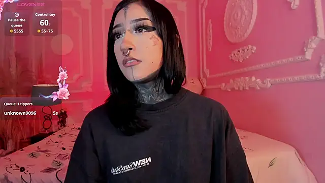 Kat_VonDe's Live XXX Chat