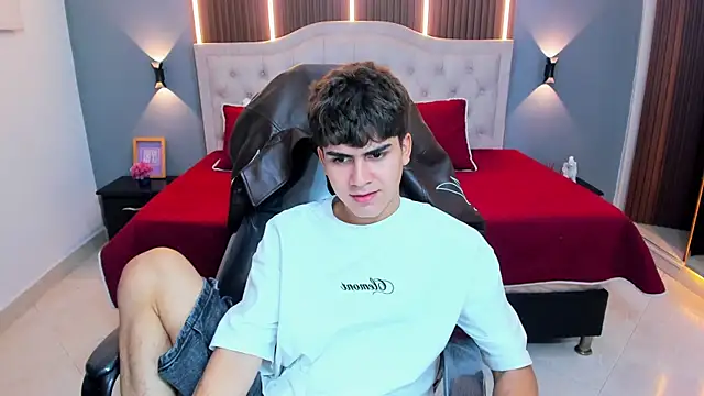 Tommy18__: απευθείας συνομιλία ΧΧΧ