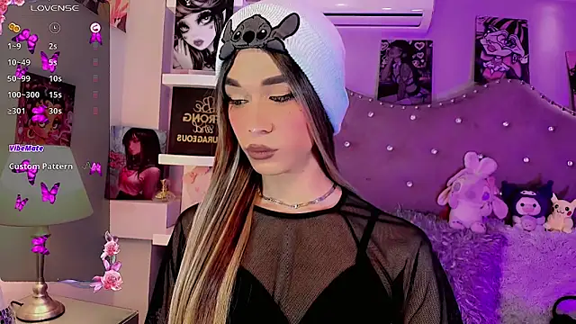 Megaan_Dolll's Webcam Show