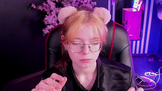 FoxxyyPolly live XXX chat