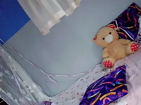 ur_hotasiangf Show Webcam