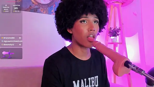عرض كام NaomiSaenz_