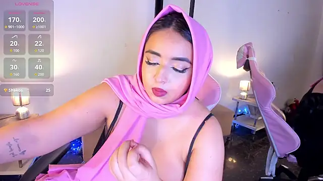ThanaSaadii Webcam show