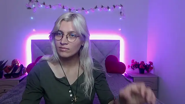 RubyDaviss élő XXX-chatje