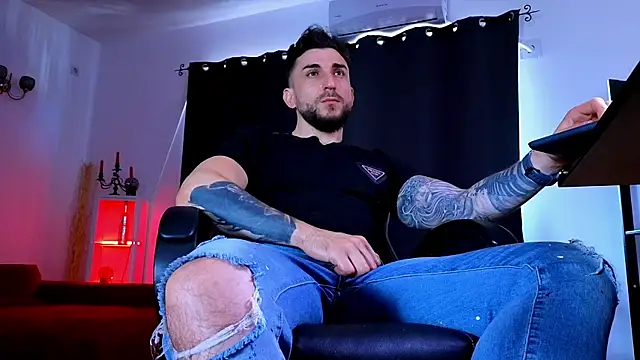MightyAaron66 Live XXX-chat