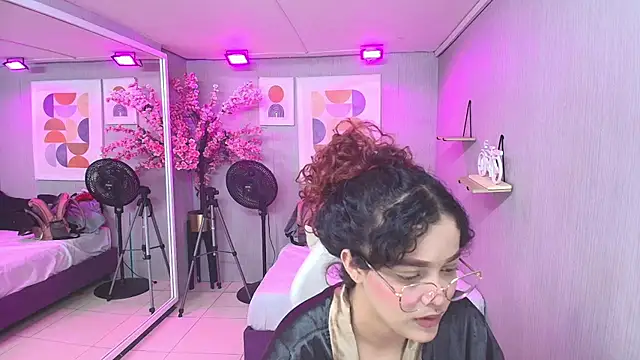 Maggy_t18 Chat XXX live