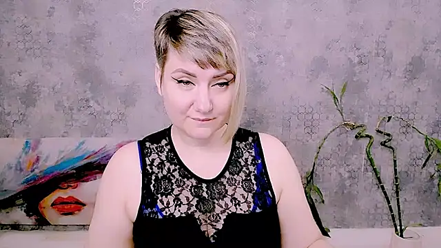 Djullia Chat XXX live