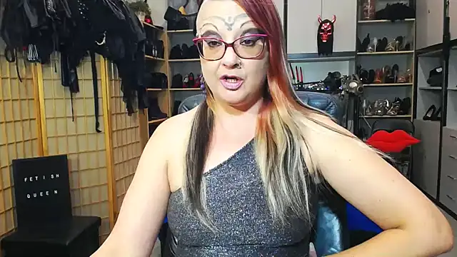 LindaDaemonX Chat XXX in diretta
