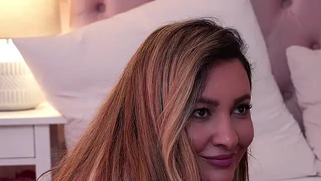 YaaraCollins Chat XXX live