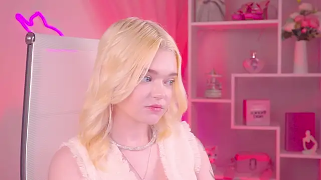 AdeleCartier – Naživo XXX chat