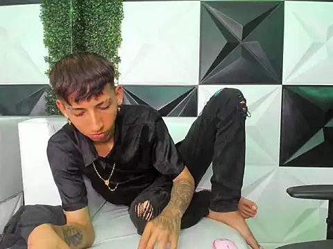charly_joseph's Webcam Show