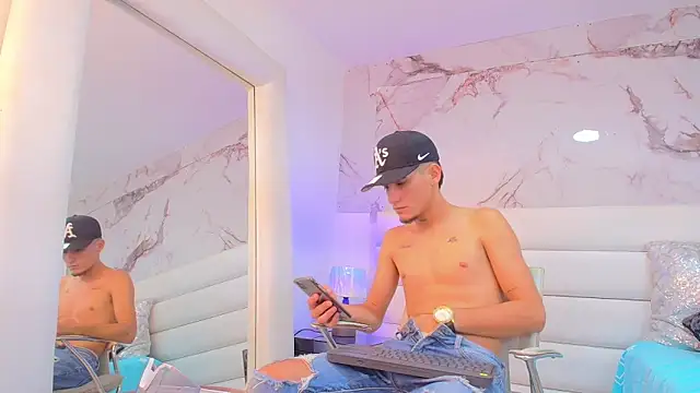 Yoel_Boyxxn Webbikameraesitys