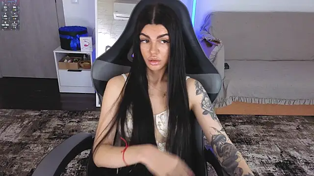 Show modela AnacondaOnn na web-kameri
