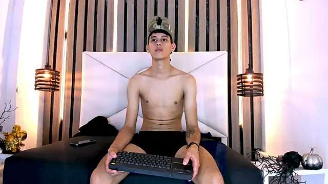 แชท XXX สดของ Pit_Ross